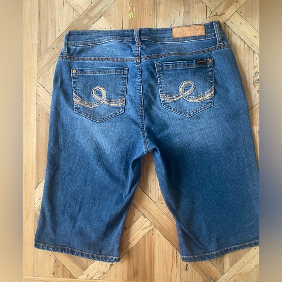 SEVEN 7 Women's Blue Bermuda Denim Thick Stitching Jorts Shorts Size 10 🎀 - Picture 8 of 8